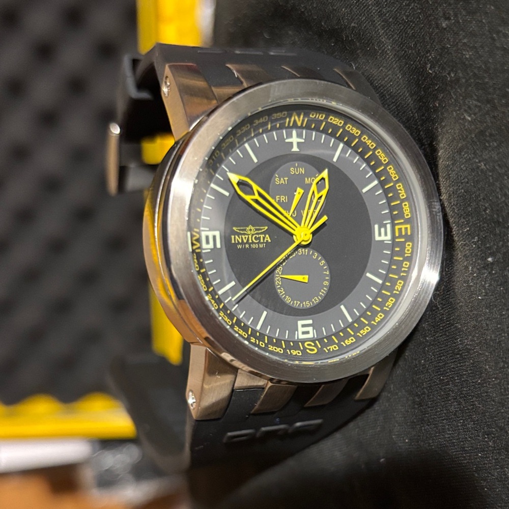 Invicta DNA 10394 – 46 mm Quartz Watch